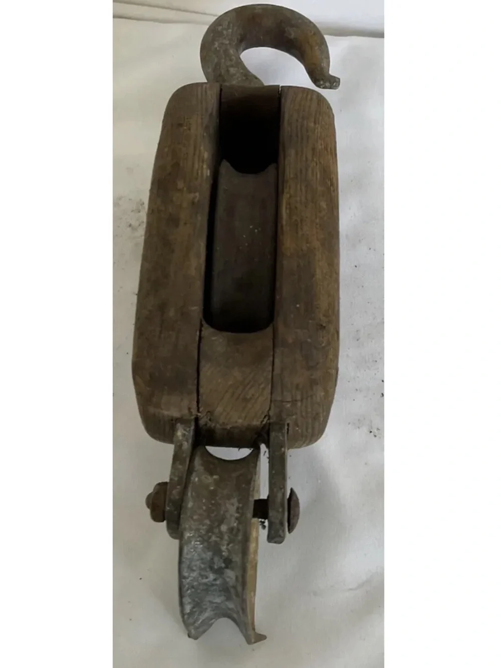 Vintage Antique Farm Equipment Wooden Block / Tackle Pully Hook /Great Display